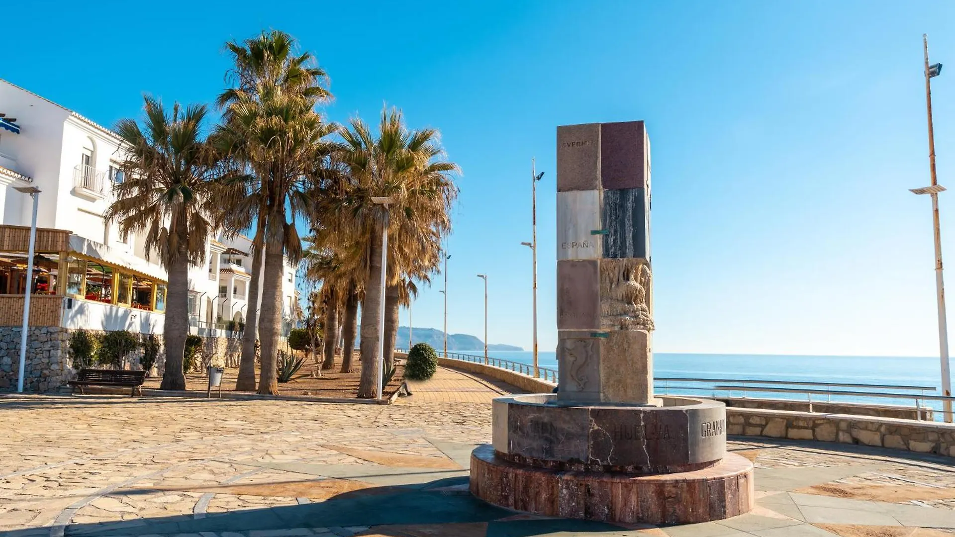 Apartamento En El Centro De Nerja Spain